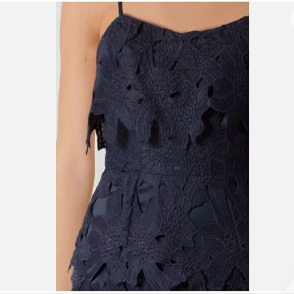 Black Halo Dress   - Picture 2 of 15